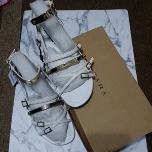 Zara white w/ gold accent gladiator sandals